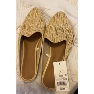 Adorable tan target BNWT sandals
